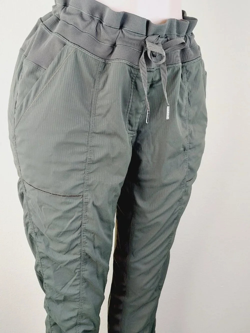 Lululemon Women's Dark Olive Dancing Studio Relax Ankle Pants Size 12